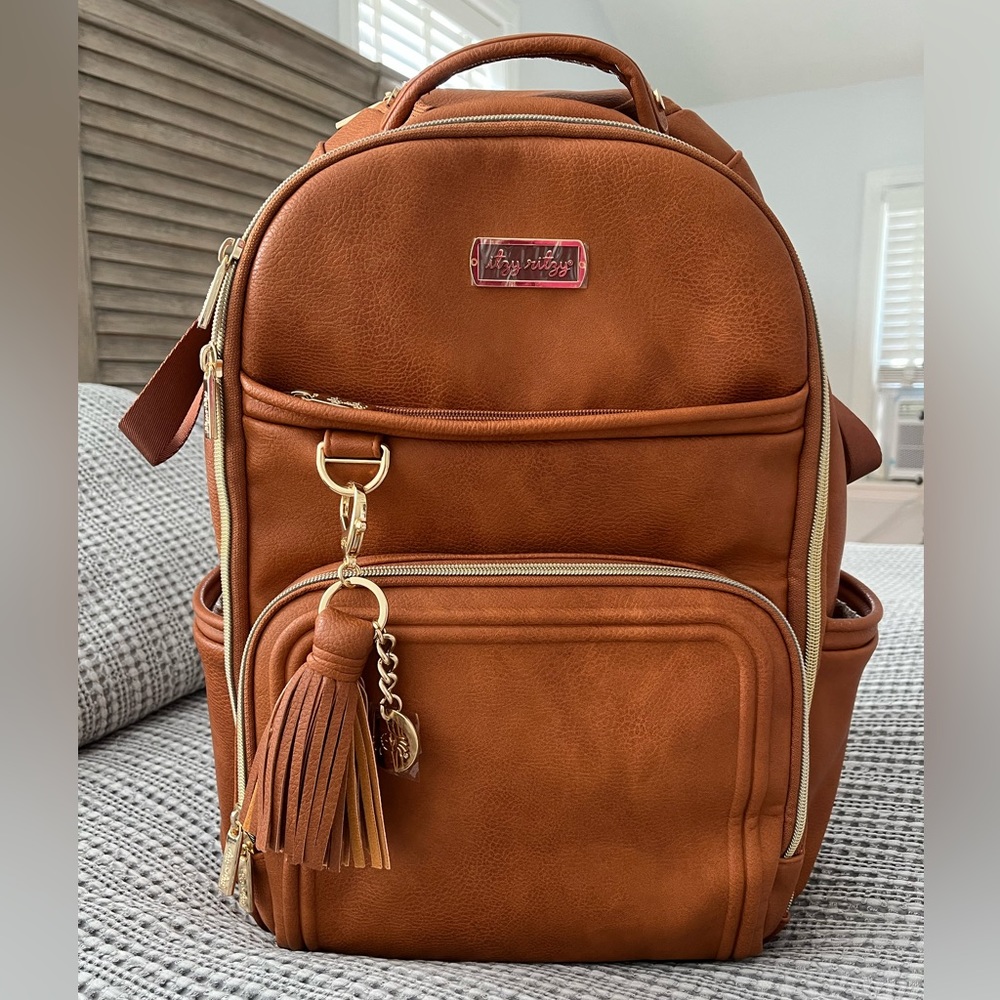 Itzy Ritzy Limited edition Elle Strong Boss Plus - Large diaper bag backpack